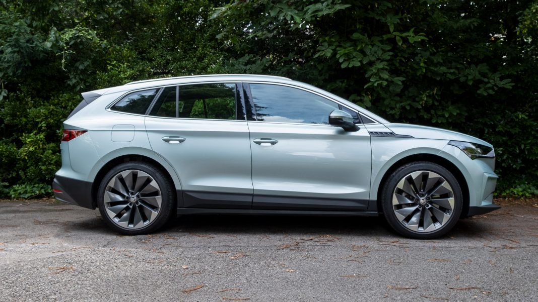 Skoda Enyaq iV side