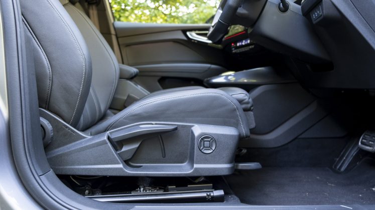 Audi Q4 e-tron front seats