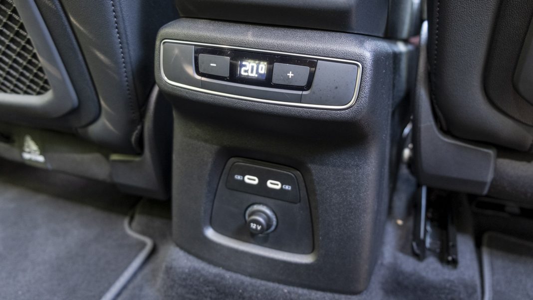 Audi Q4 e-tron rear USB