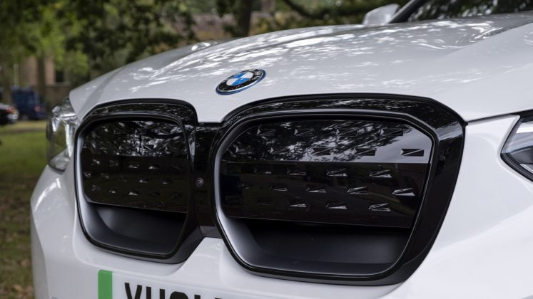 BMW iX3 grille