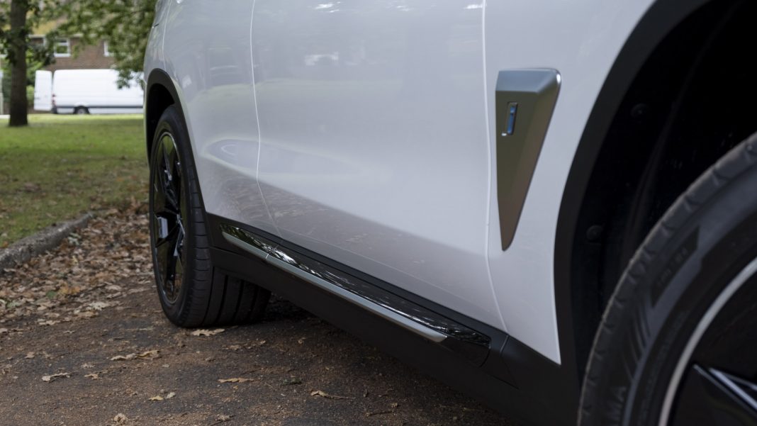 BMW iX3 sideskirts