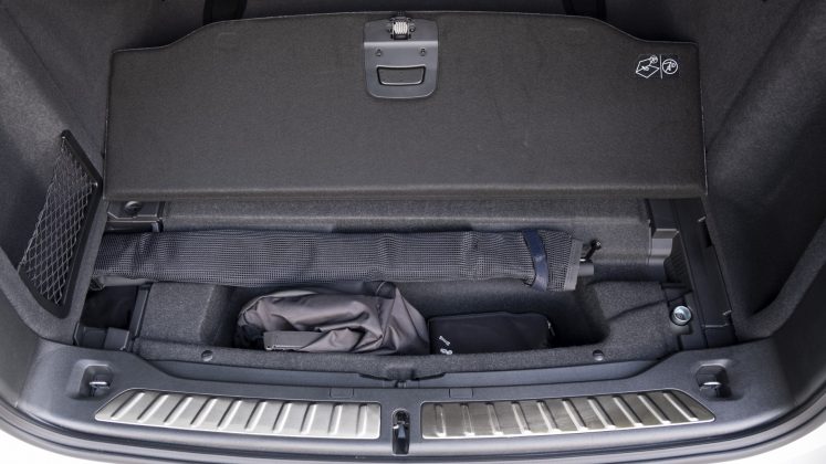 BMW iX3 underfloor storage