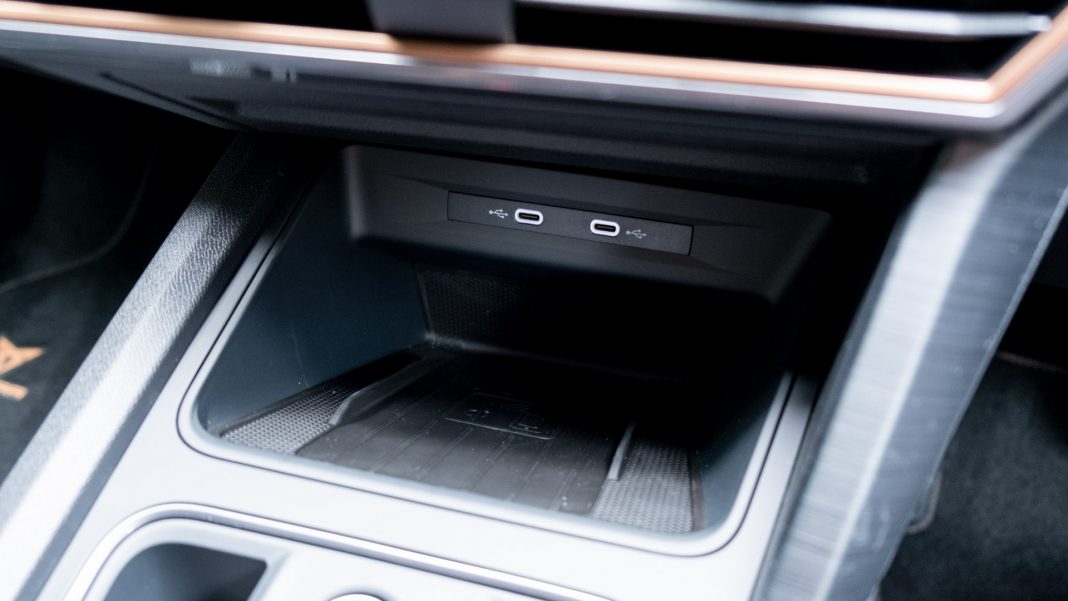 Cupra Formentor USB ports