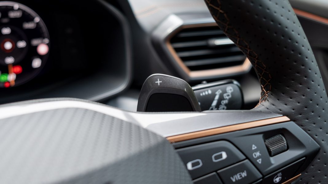 Cupra Formentor flappy paddles