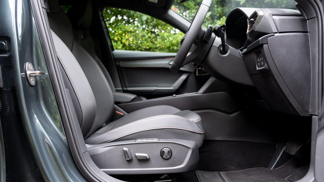 Cupra Formentor front seat adjustment