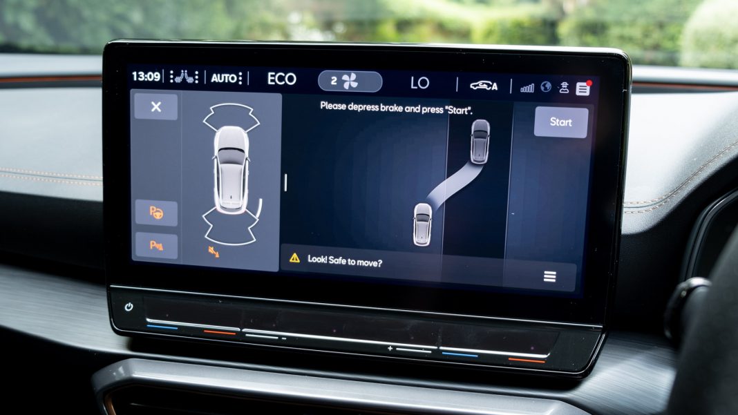 Cupra Formentor parking