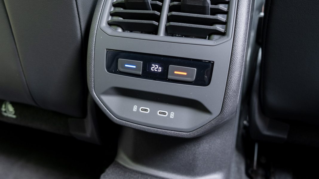 Cupra Formentor rear USB