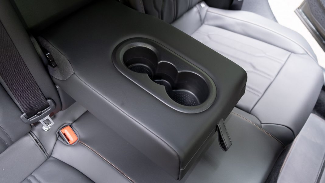 Cupra Formentor rear cupholders