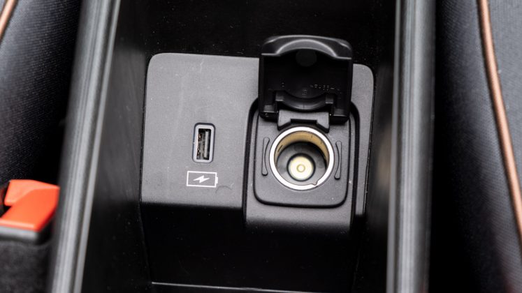 Fiat 500 Electric USB slot