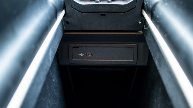 Mercedes EQA USB port