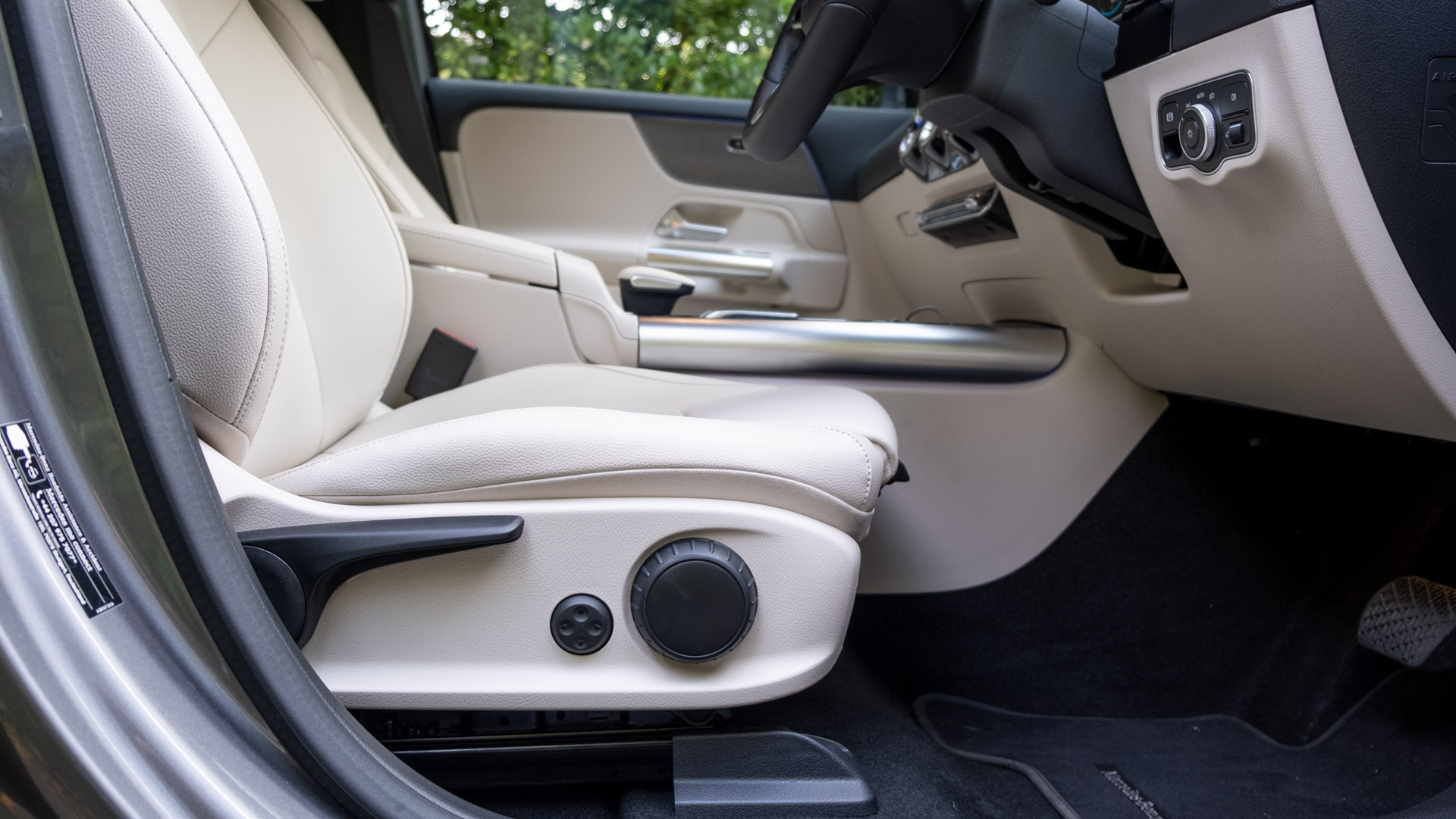 Mercedes EQA electric seat