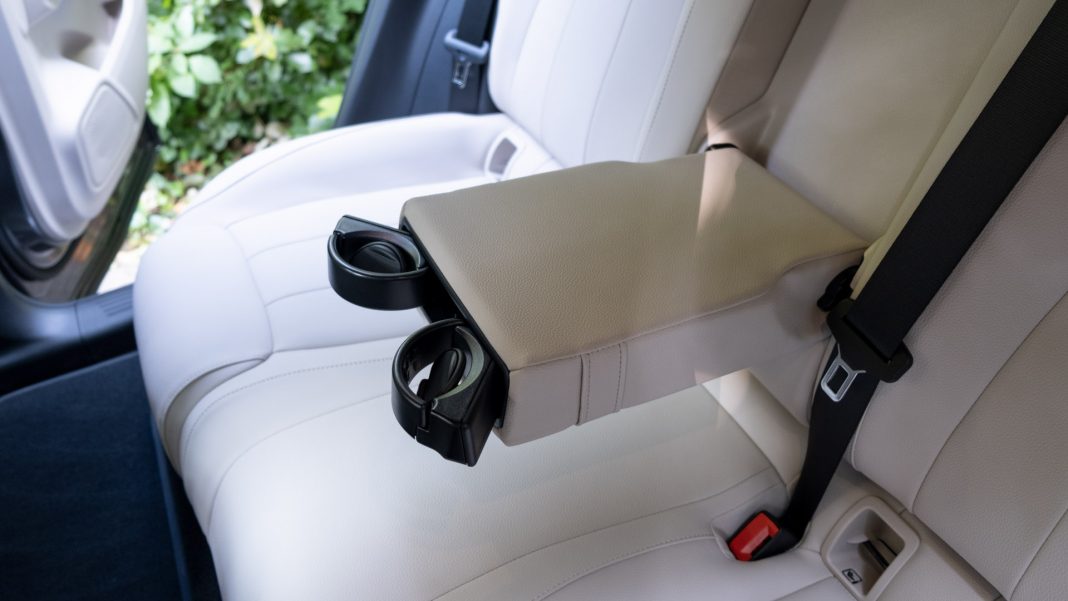 Mercedes EQA rear cupholders