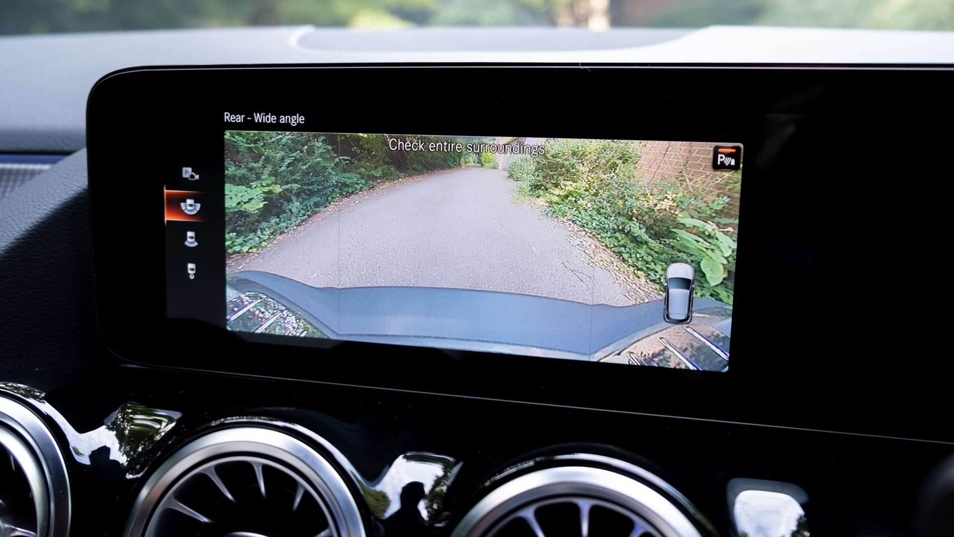 Mercedes EQA rearview camera