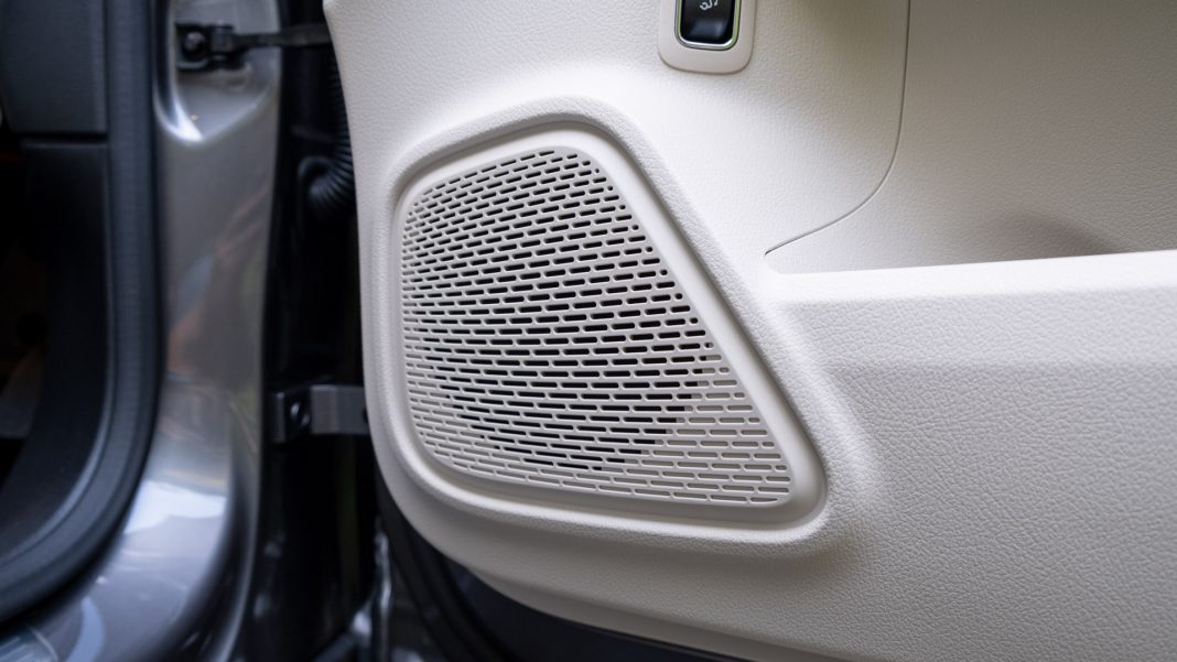 Mercedes EQA speaker