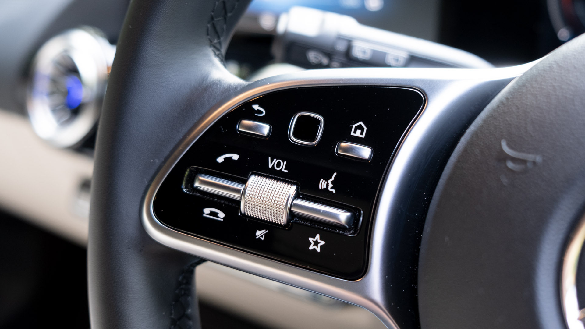 Mercedes EQA steering wheel controls