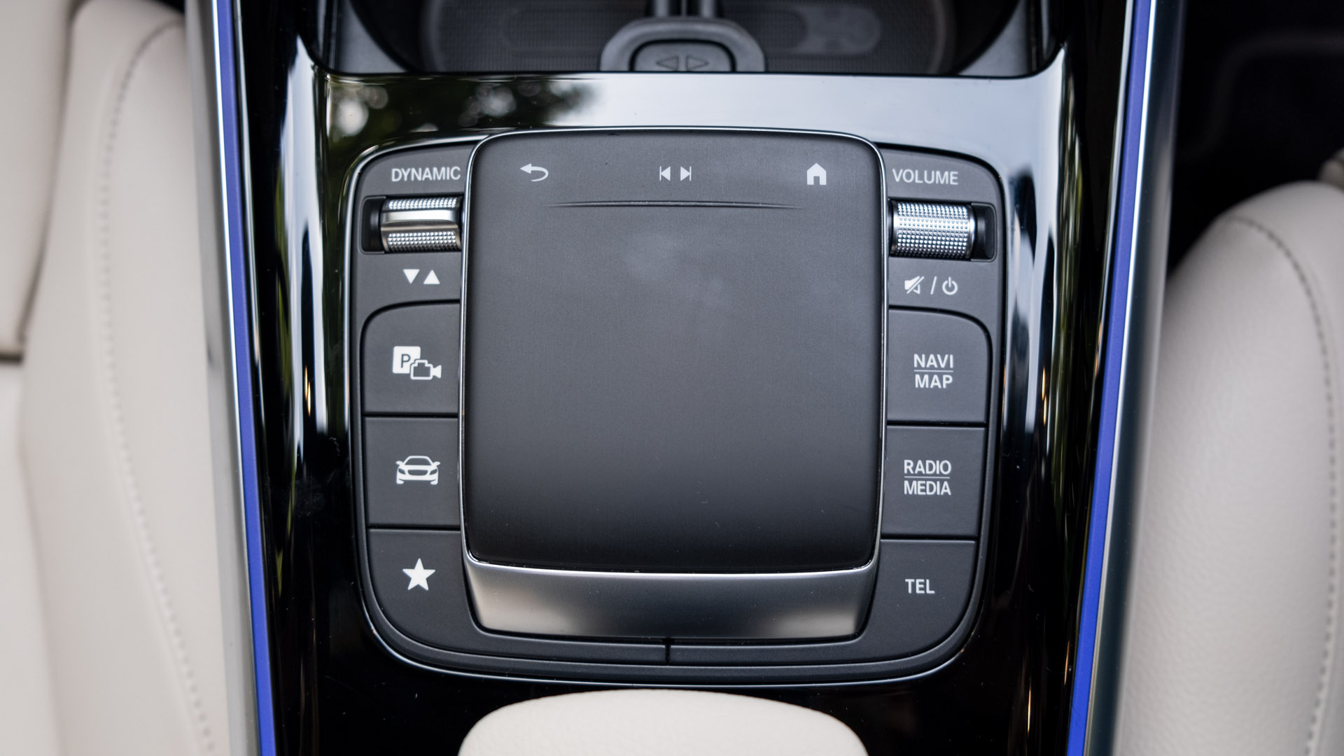Mercedes EQA touch pad