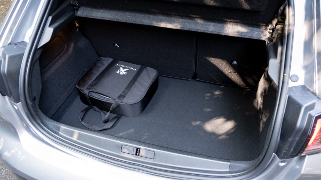 Peugeot e-208 boot capacity