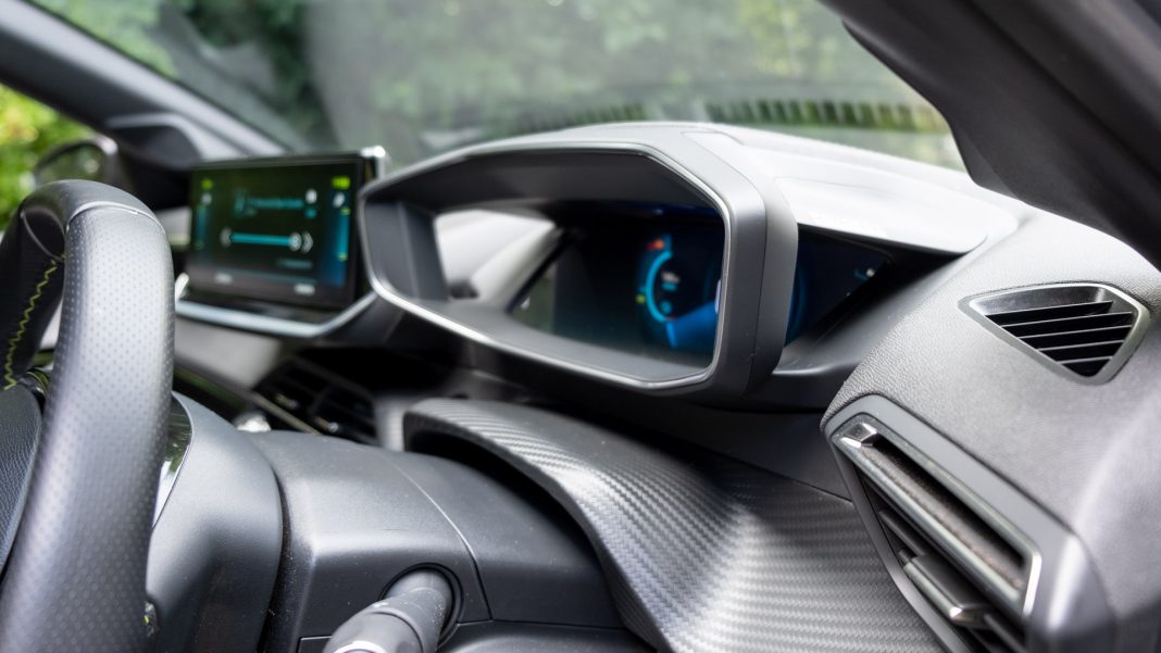 Peugeot e-208 instrument cluster design