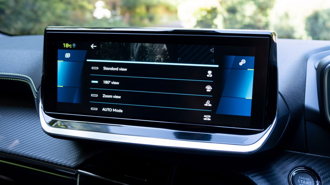 Peugeot e-208 rear camera angles