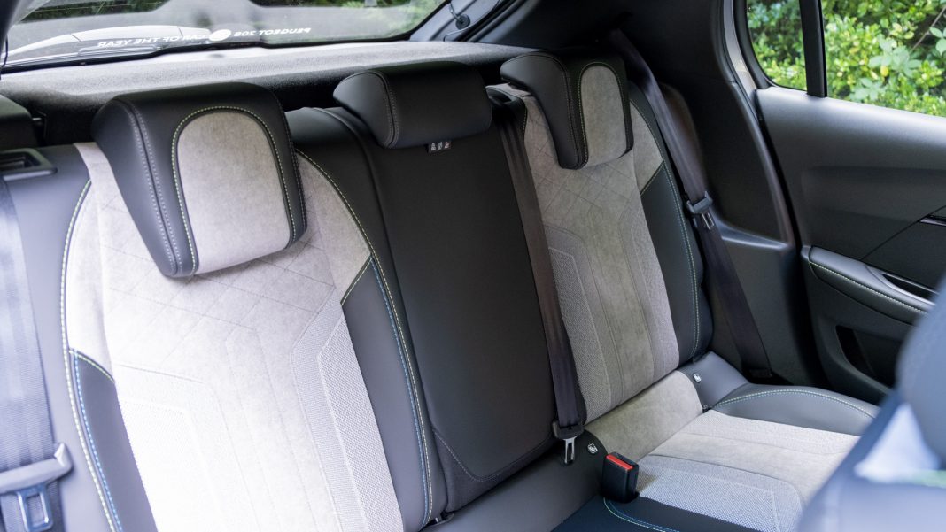 Peugeot e-208 rear seats