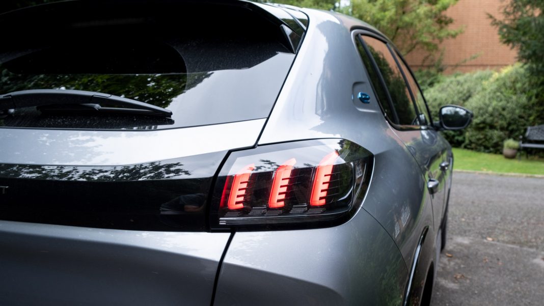 Peugeot e-208 taillights