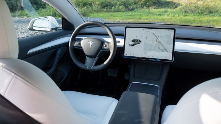 Tesla Model 3 SR+ interior design