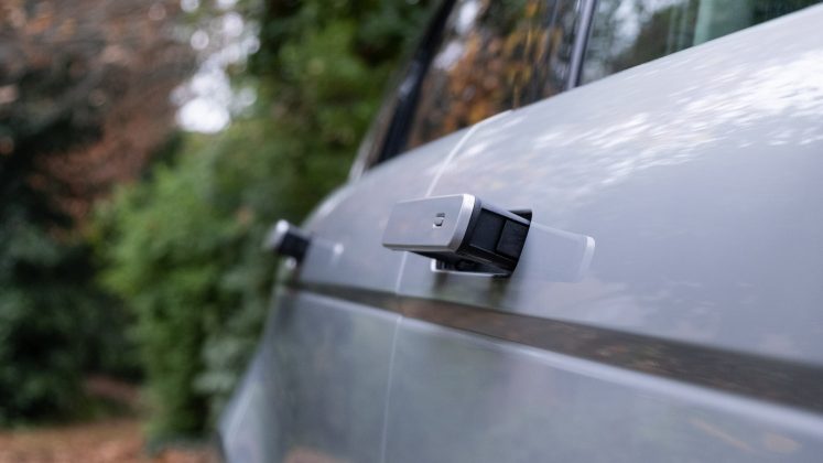 Range Rover Evoque P300e door handle design