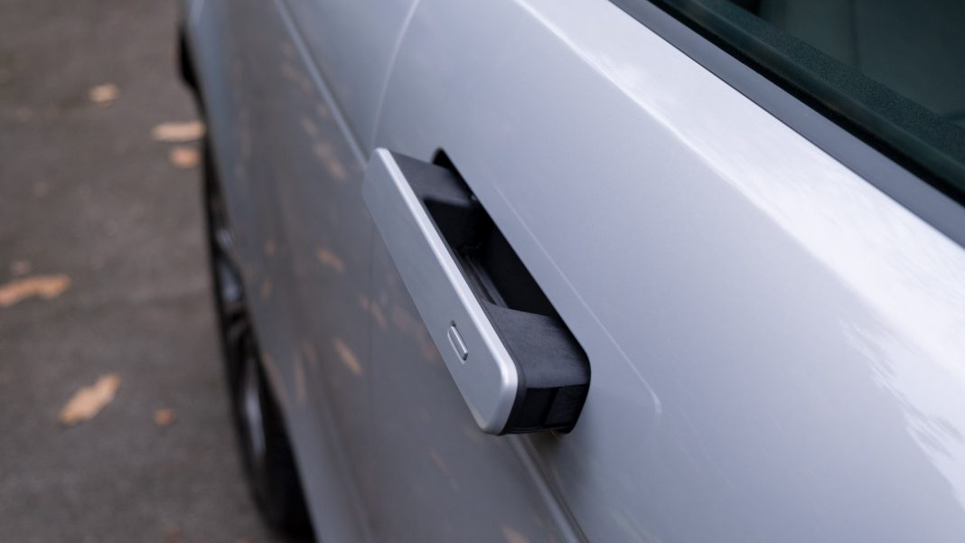 Range Rover Evoque P300e door handles