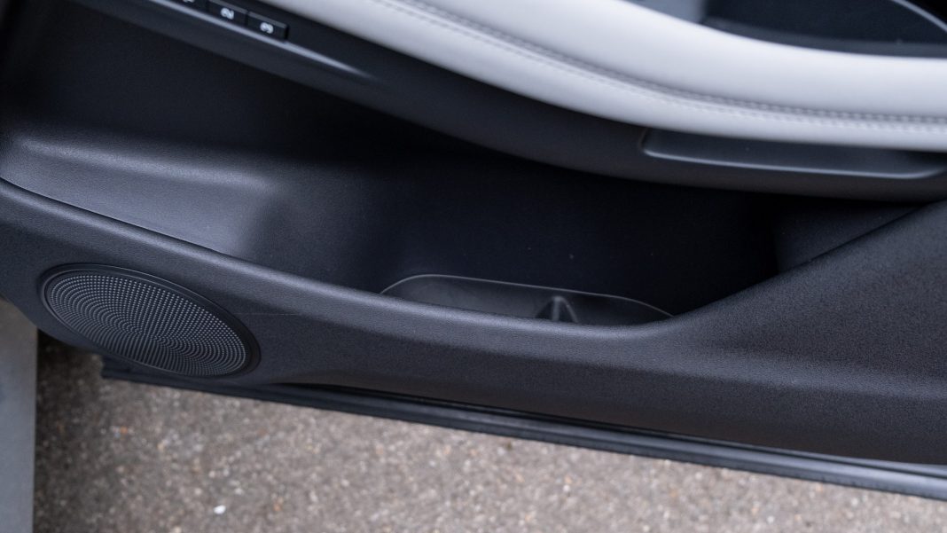 Range Rover Evoque P300e front door compartment