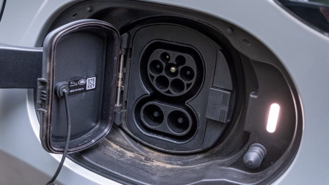 Range Rover Evoque P300e hybrid