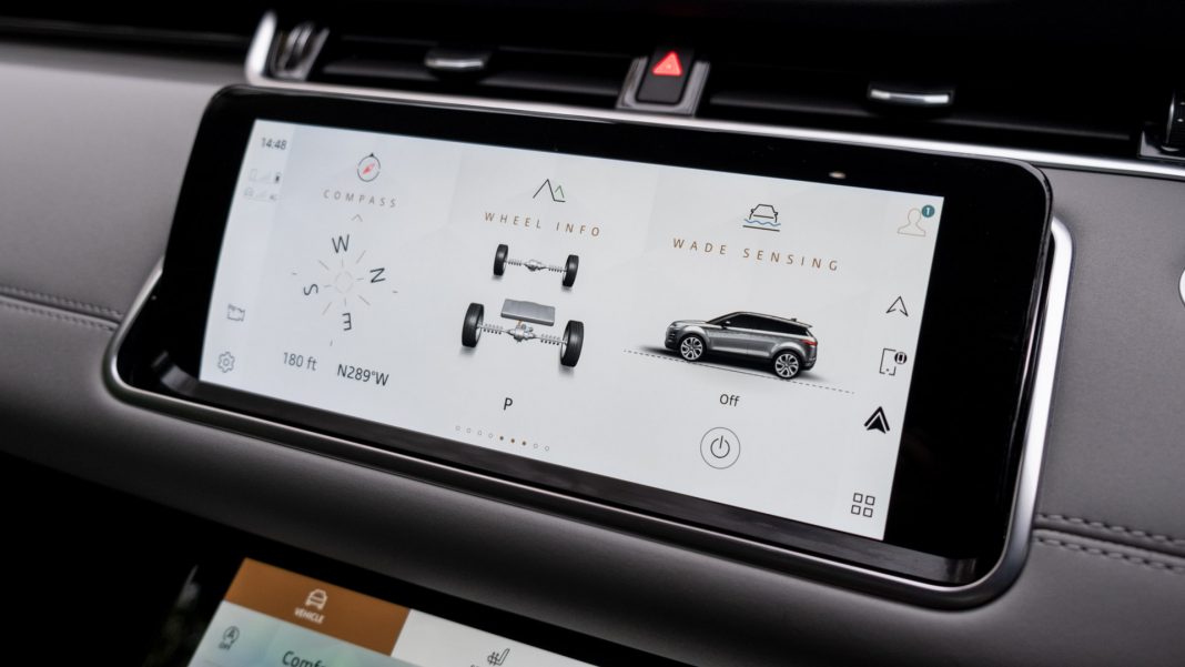 Range Rover Evoque P300e infotainment