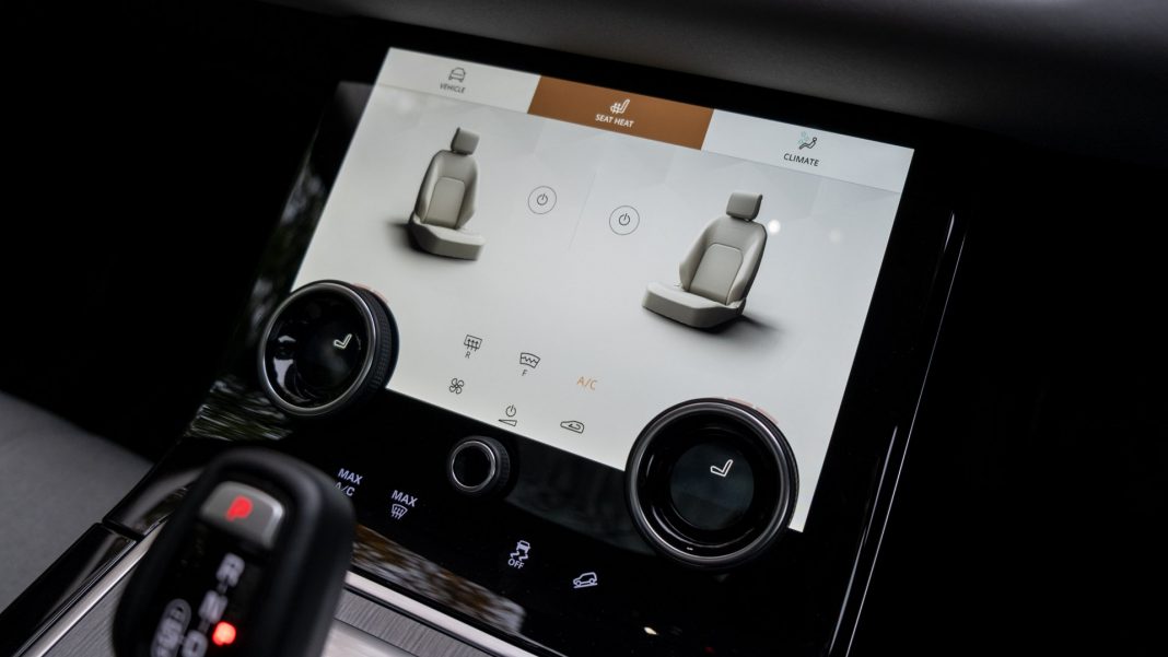 Range Rover Evoque P300e seat heaters