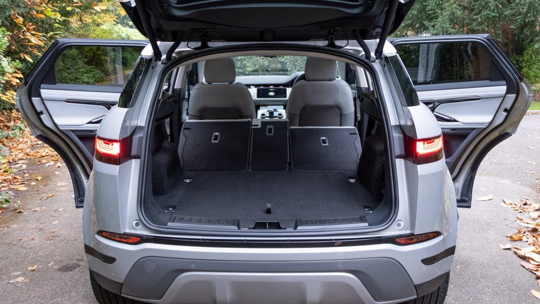 Range Rover Evoque P300e seats down