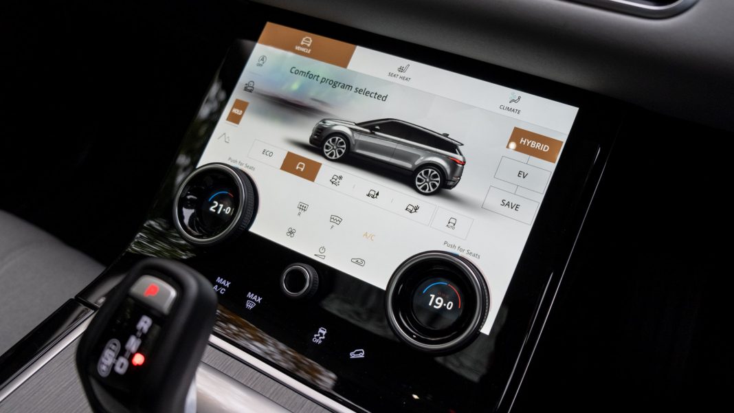 Range Rover Evoque P300e second screen