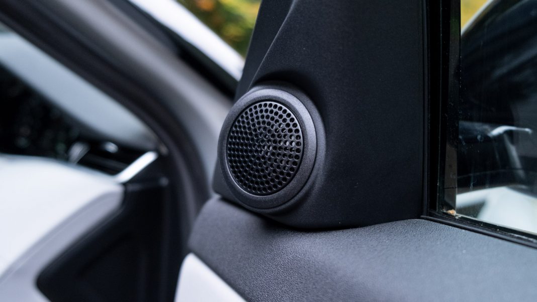Range Rover Evoque P300e tweeter