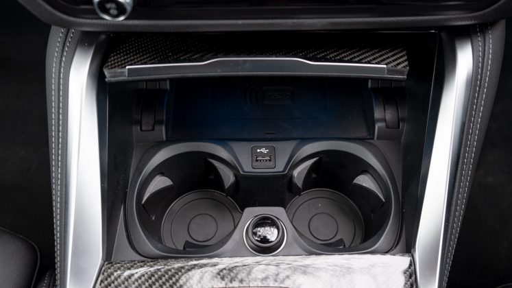 BMW i4 front cupholders