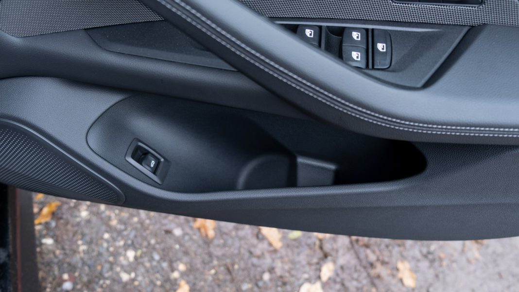 BMW i4 front door compartment