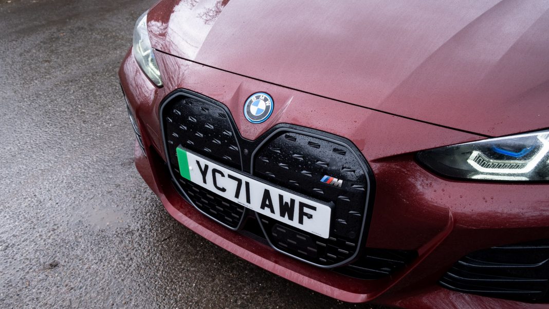 BMW i4 grille