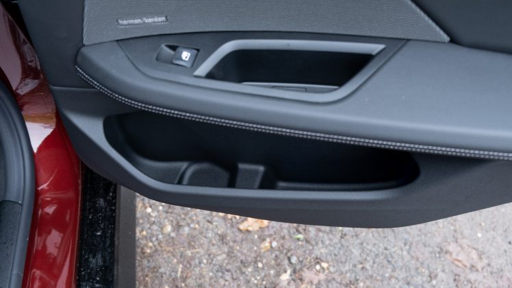 BMW i4 rear door compartment