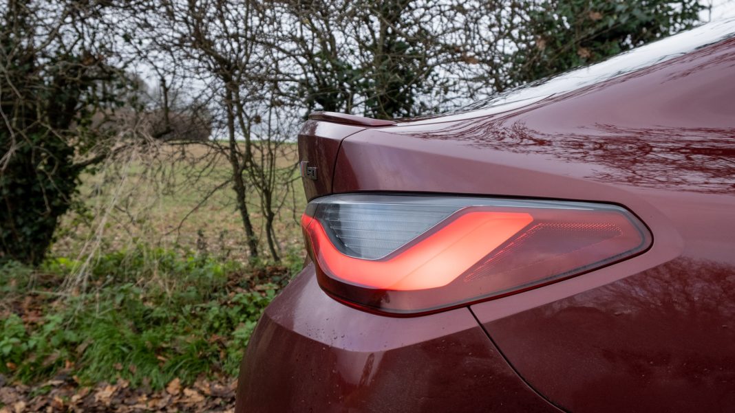 BMW i4 spoiler