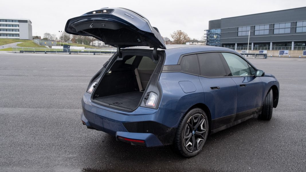 BMW iX boot capacity