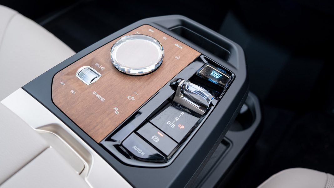 BMW iX buttons