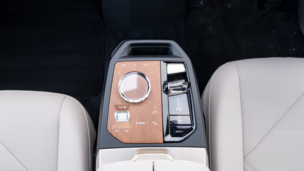 BMW iX centre console