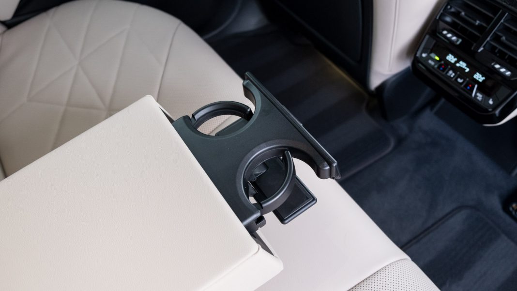 BMW iX cupholders