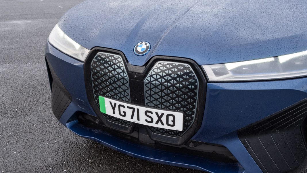 BMW iX grille
