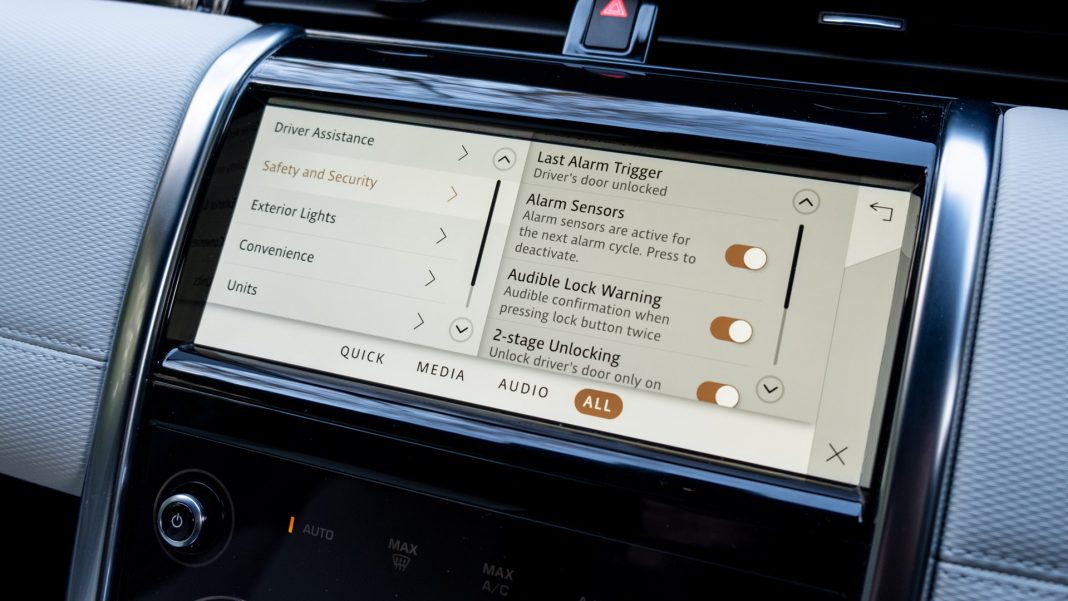 Land Rover Discovery Sport P300e alarm