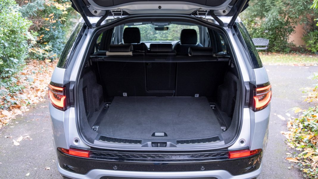 Land Rover Discovery Sport P300e boot