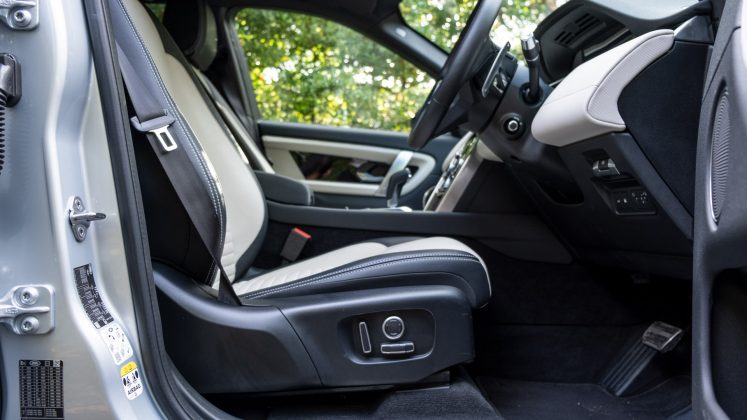 Land Rover Discovery Sport P300e electric seats