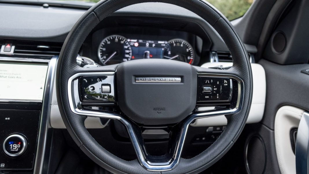 Land Rover Discovery Sport P300e steering controls