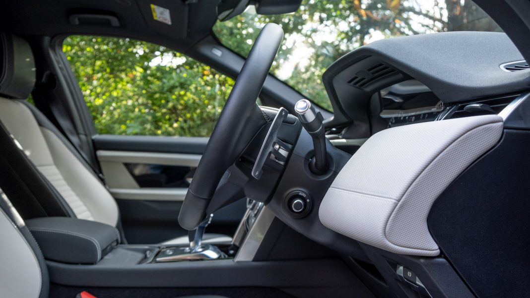 Land Rover Discovery Sport P300e steering design